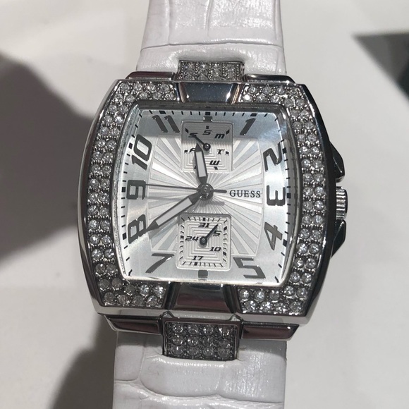 Guess Watch with White Leather Strap - Picture 6 of 7